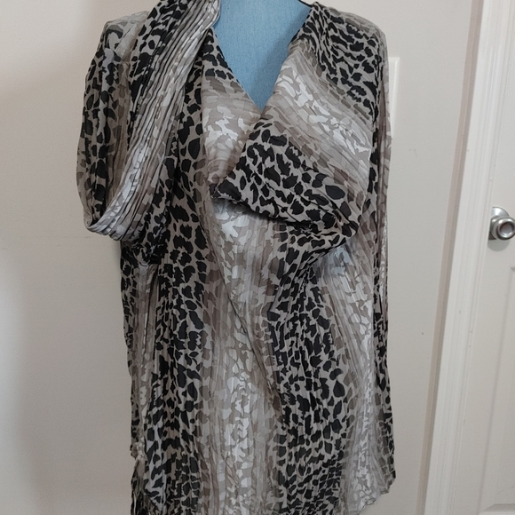 Cheetah print ombre blouse - Picture 2 of 5